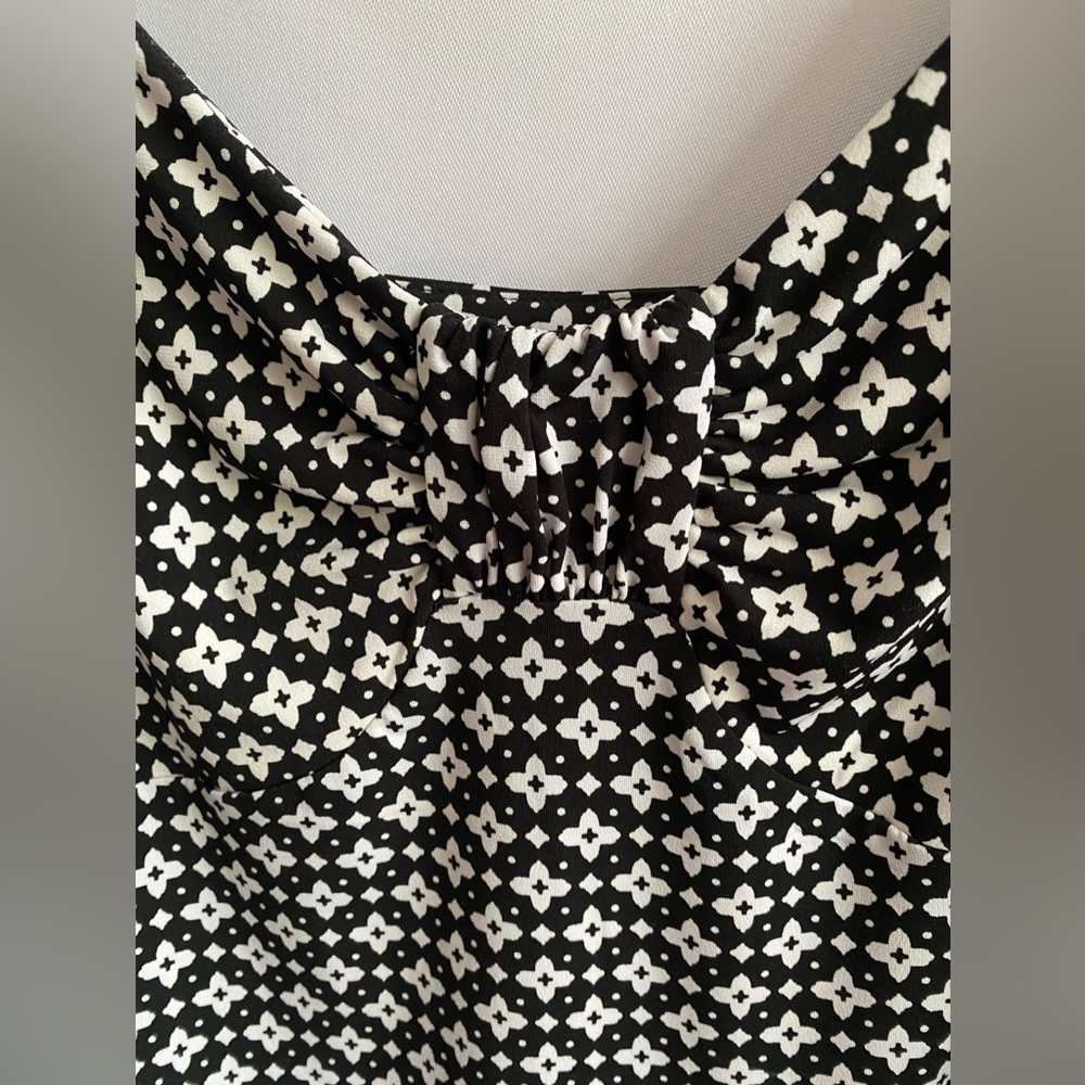 🤍WHBM🖤 Original Tank Top - Picture 6 of 14